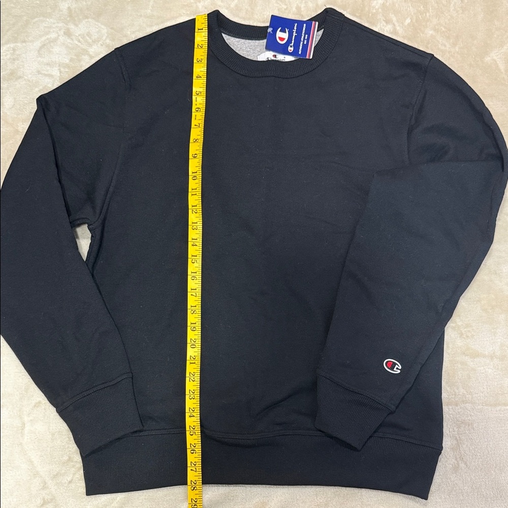 Champion Men’s Black Crewneck Sweater - Size Medium